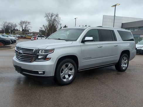 Used 2016 Chevrolet Suburban LTZ image 4