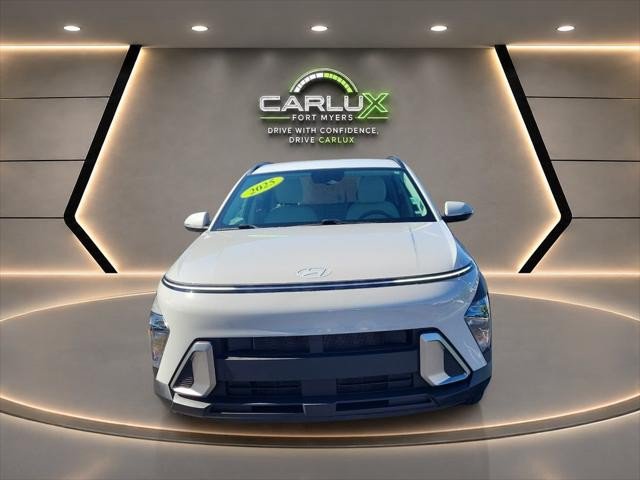 Used 2025 Hyundai Kona SEL FWD image 2