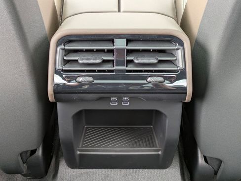 New 2026 BMW 530i xDrive w/ M Sport Package image 19