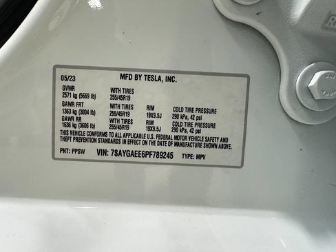 Used 2023 Tesla Model Y Long Range AWD/4WD image 26