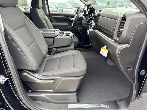 Used 2026 GMC Sierra 1500 SLE image 16