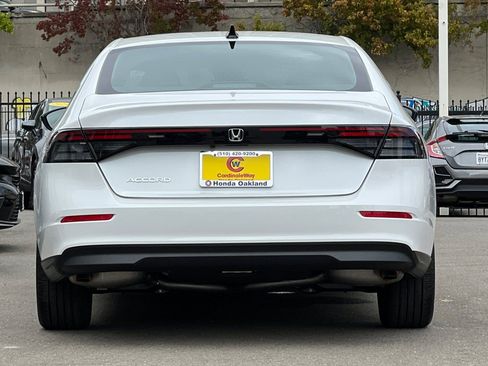 New 2025 Honda Accord SE image 5