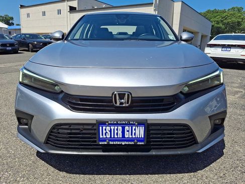 Used 2023 Honda Civic Touring image 2