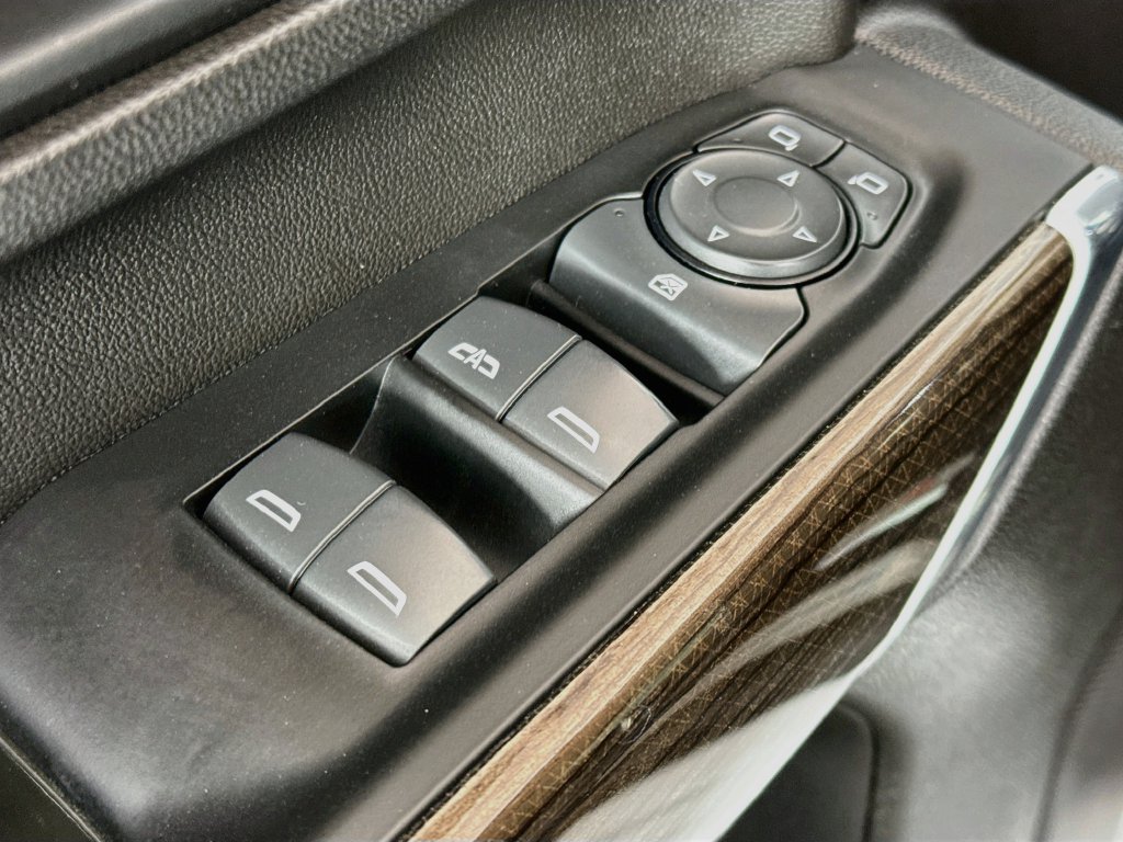 Used 2023 Chevrolet Silverado 2500 LT AWD/4WD image 17