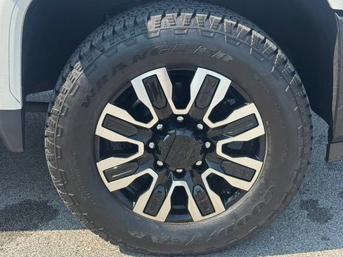 Used 2024 GMC Sierra 2500 Denali Ultimate w/ Max Trailering Package AWD/4WD image 10