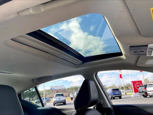 Certified 2022 Nissan Altima 2.5 SR w/ Midnight Edition Package image 23