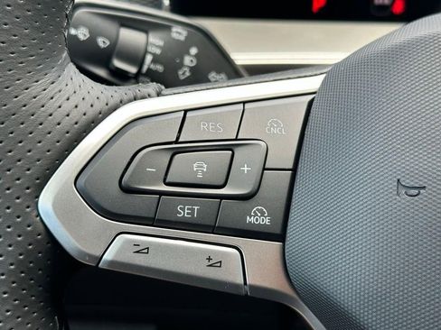 New 2026 Volkswagen Tiguan SE R-Line FWD image 15