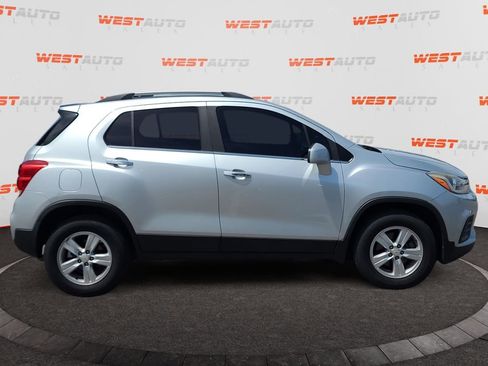Used 2018 Chevrolet Trax LT w/ LT Convenience Package AWD/4WD image 6