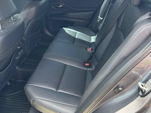 Used 2020 Lexus ES 300h w/ Premium Package FWD image 11