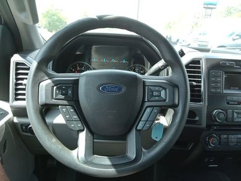 Used 2015 Ford F150 XLT image 22