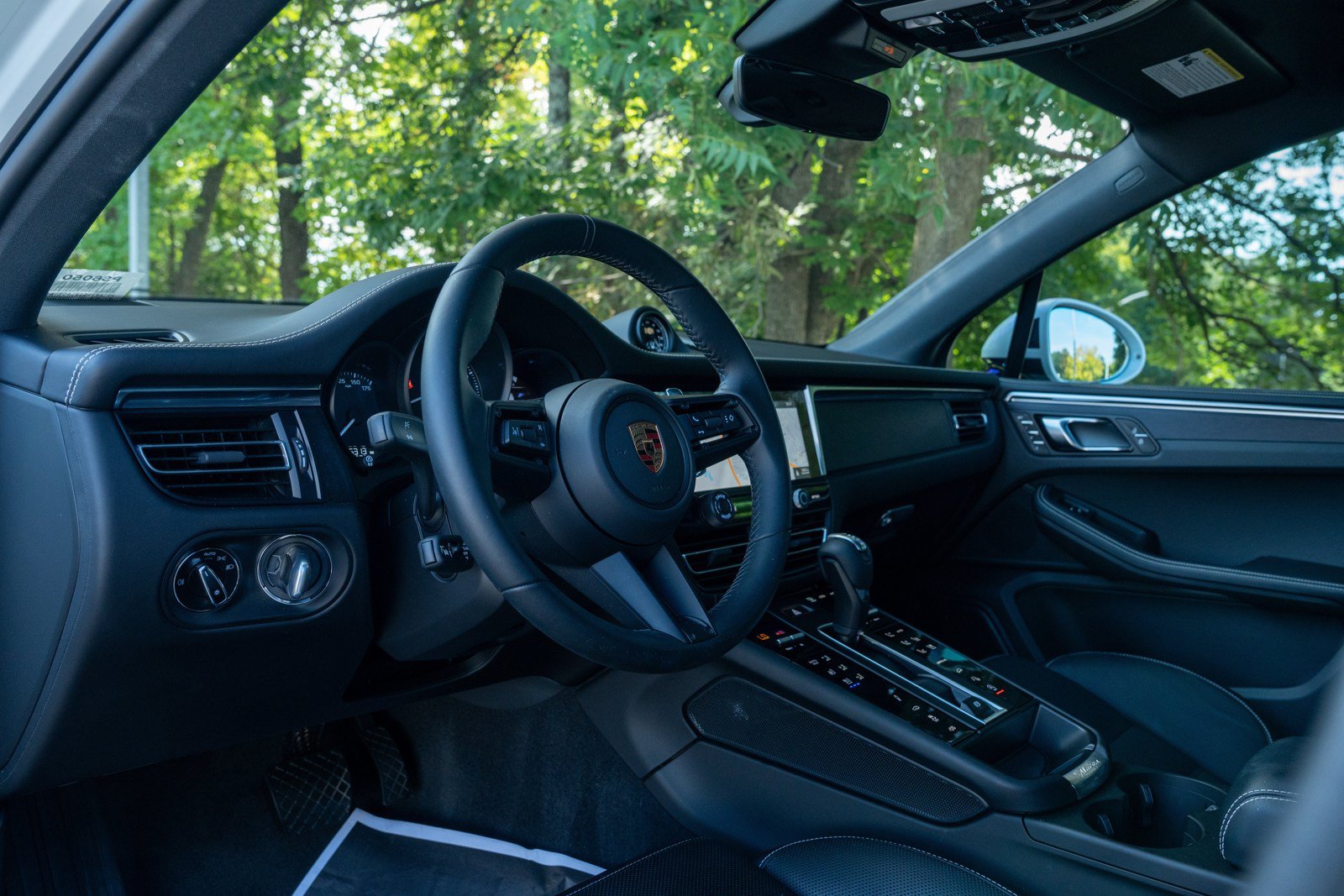 Certified 2024 Porsche Macan GTS AWD/4WD image 4
