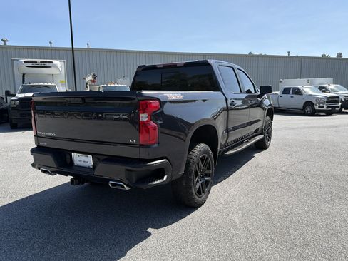 Used 2024 Chevrolet Silverado 1500 LT Trail Boss w/ Convenience Package II AWD/4WD image 8
