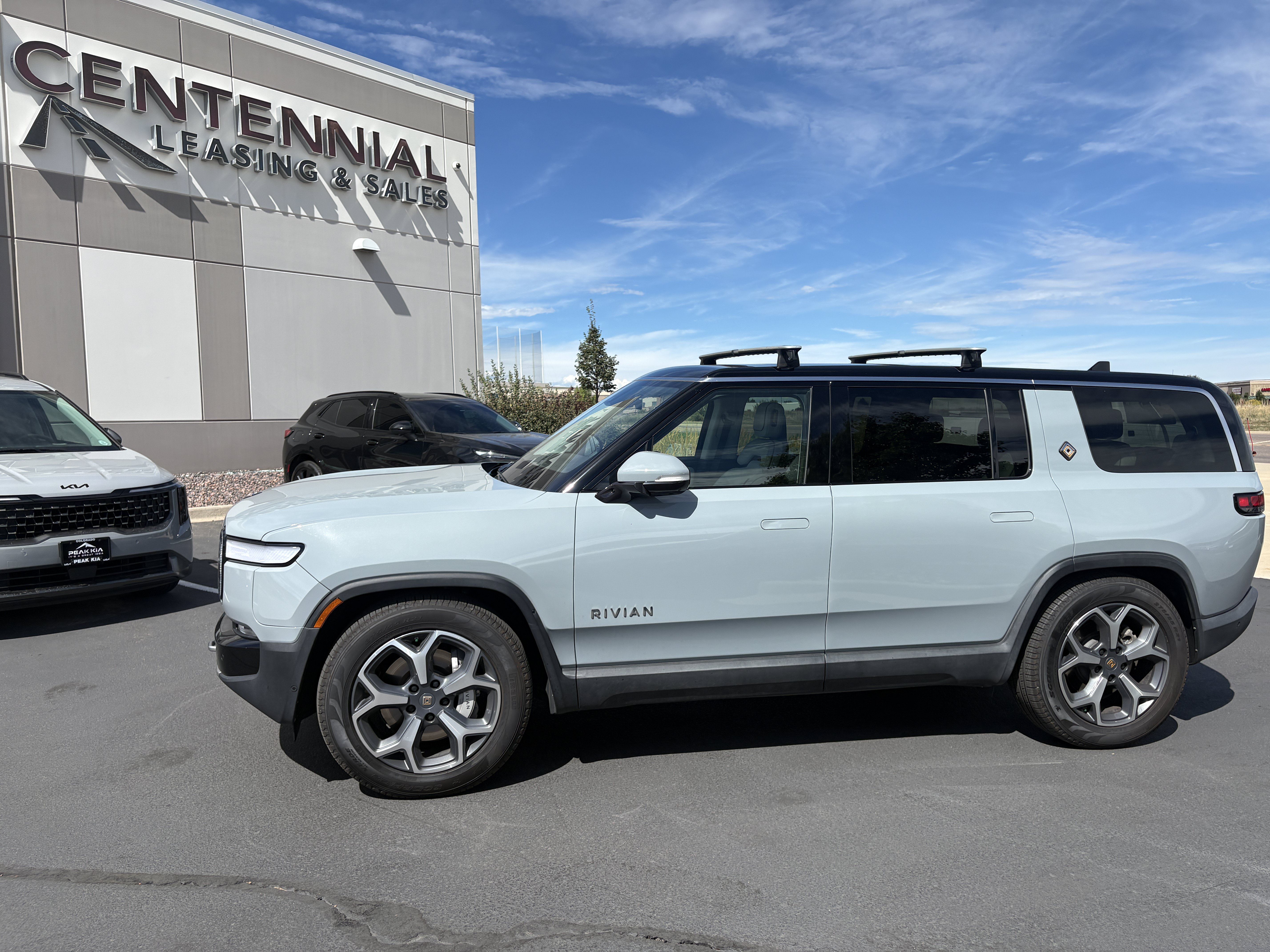 Used 2024 Rivian R1S Adventure Dual AWD/4WD image 3