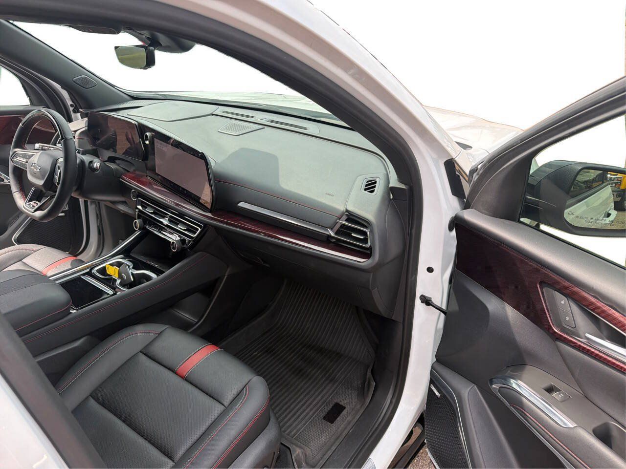 Used 2024 Chevrolet Traverse RS w/ LPO, Floor Liner Package AWD/4WD image 42