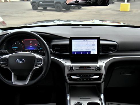 Used 2022 Ford Explorer XLT w/ Equipment Group 202A image 36