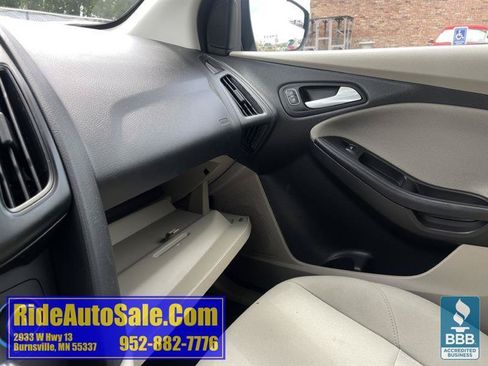 Used 2015 Ford Focus SE FWD image 35