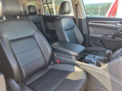 Certified 2023 Volkswagen Atlas SE w/ Black Wheel Package image 37