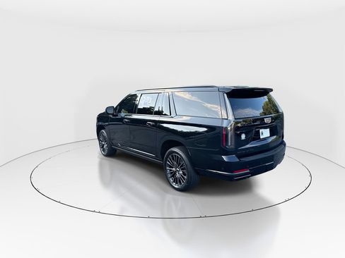 Used 2025 Cadillac Escalade ESV Sport Platinum AWD/4WD image 6