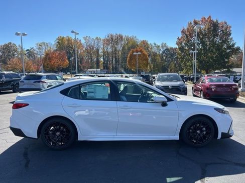 New 2026 Toyota Camry SE FWD image 4