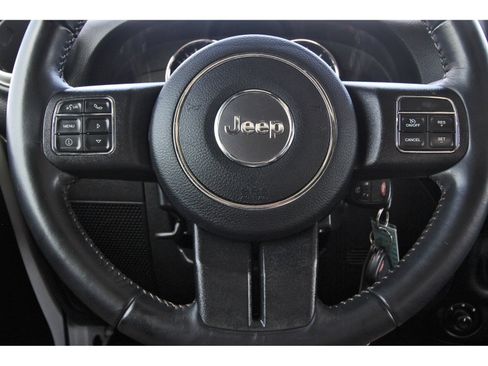 Used 2018 Jeep Wrangler Unlimited Sahara w/ Connectivity Group AWD/4WD image 17