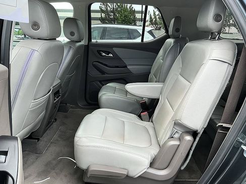 Used 2018 Chevrolet Traverse LT FWD image 21