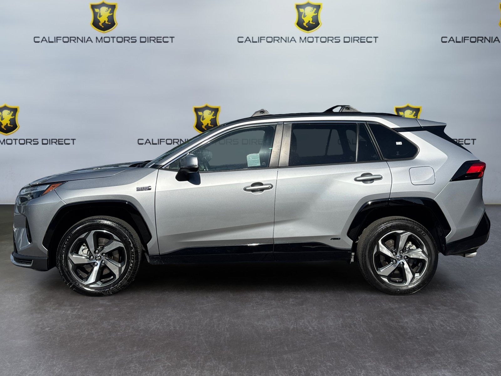 Used 2024 Toyota RAV4 SE w/ Weather & Moonroof Package AWD/4WD image 2