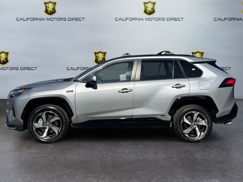 Used 2024 Toyota RAV4 SE w/ Weather & Moonroof Package AWD/4WD image 2