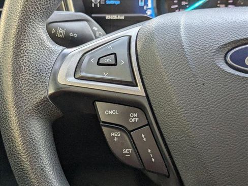 Used 2019 Ford Fusion SE FWD image 4