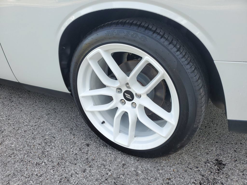 Used 2021 Dodge Challenger GT RWD image 9