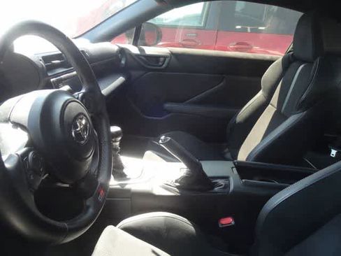 Used 2022 Toyota GR86 Premium RWD image 9