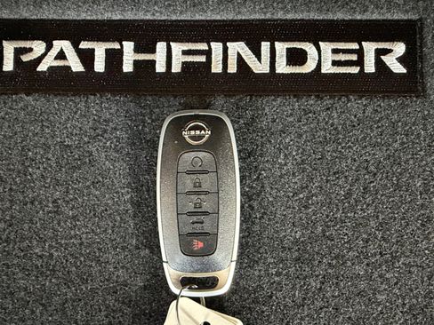 Used 2026 Nissan Pathfinder SV image 31