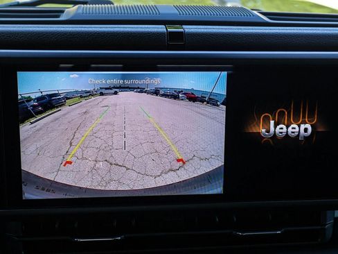 Used 2024 Jeep Wrangler Sport AWD/4WD image 25