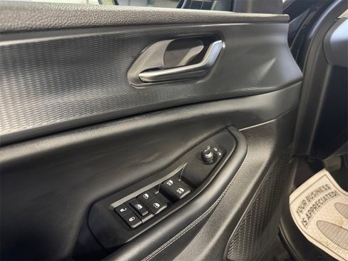 Used 2023 Jeep Grand Cherokee L Laredo image 14