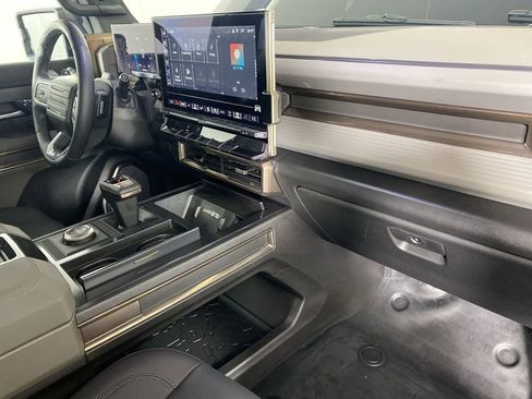 Certified 2025 GMC Hummer EV 2X image 31
