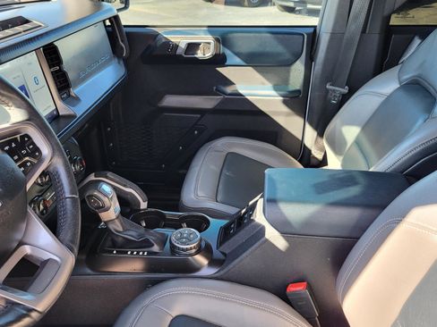 Used 2022 Ford Bronco Outer Banks w/ Sasquatch Package image 31