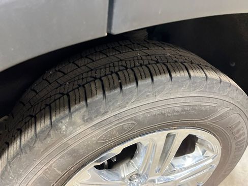 Used 2019 GMC Terrain SLE w/ Driver Convenience Package image 25