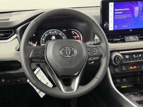 Used 2025 Toyota RAV4 XLE Premium image 32