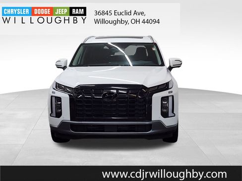 Used 2023 Hyundai Palisade Limited AWD/4WD image 2
