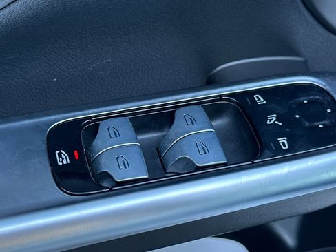 Certified 2025 Mercedes-Benz C 300 Sedan image 12