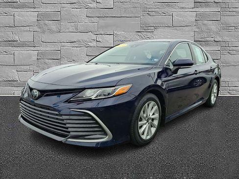 Used 2021 Toyota Camry LE w/ Cold Weather Package image 4