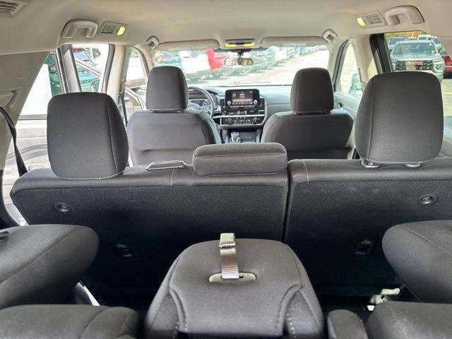 Used 2025 Nissan Pathfinder SV AWD/4WD image 15