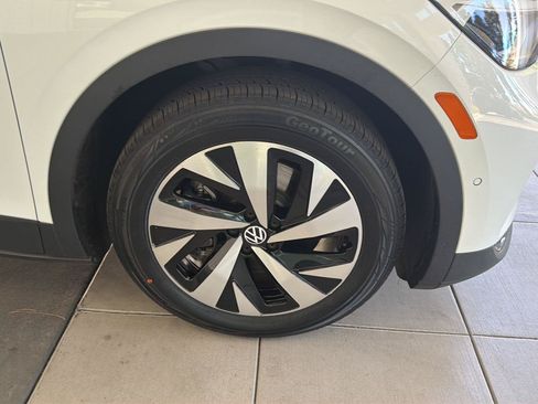 Certified 2024 Volkswagen ID.4 2WD image 10