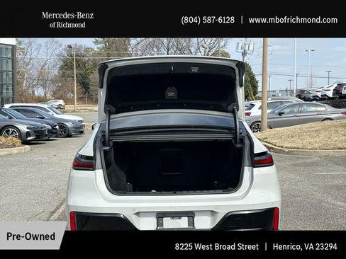 Used 2025 BMW 760i xDrive w/ Premium Package image 29
