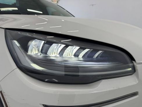 Used 2023 Lincoln Aviator 2WD w/ Premium Package image 32