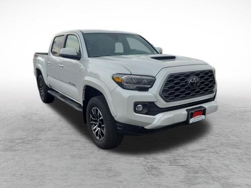 Certified 2023 Toyota Tacoma TRD Sport AWD/4WD image 3