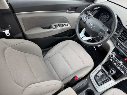 Used 2020 Hyundai Elantra SEL FWD image 15