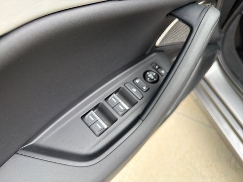 Certified 2025 Acura TLX w/ Technology Package image 15