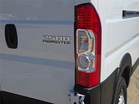 Used 2025 RAM ProMaster 2500 w/ Convenience Group image 15