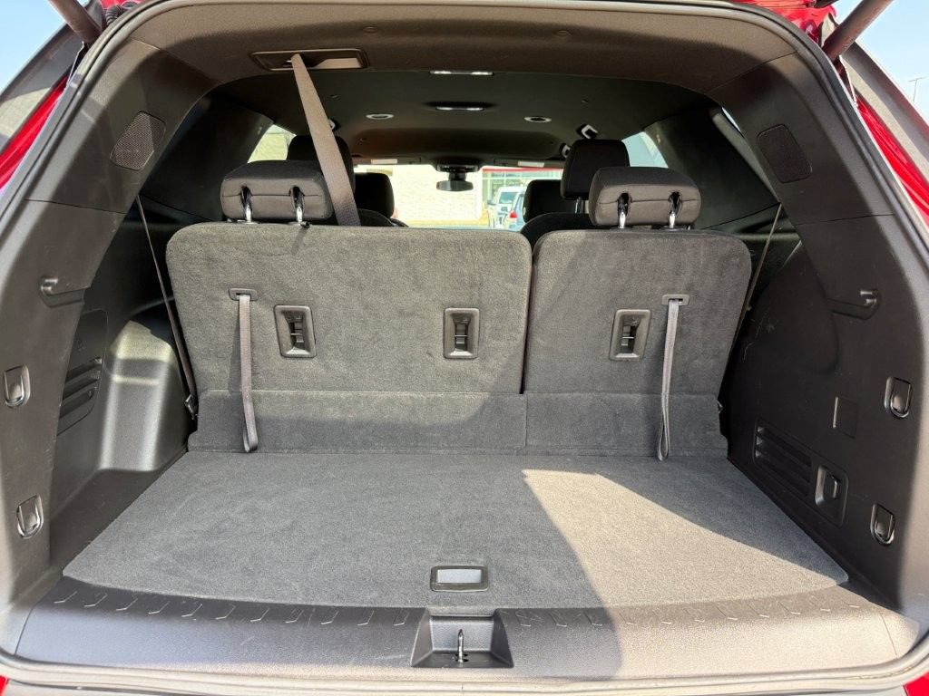 Used 2023 Chevrolet Traverse LT FWD image 19
