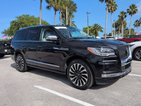 Certified 2024 Lincoln Navigator Black Label AWD/4WD image 2